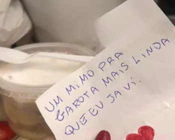Adolescente que envenenou bolo fala à polícia: “Muito arrependida”