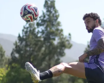 Alex Telles prevê ‘jogo histórico’ entre Botafogo e Palmeiras no Mundial