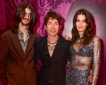 Altura de filho de Isabeli Fontana e Henri Castelli chama a atenção em festa