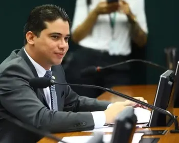 Alvo da PF por fraude, deputado Júnior Mano já foi expulso do PL