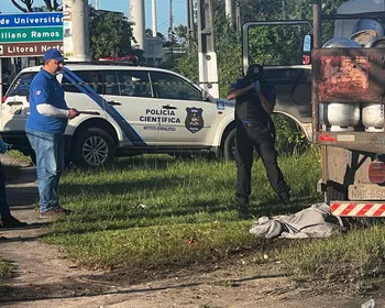 Motociclista tem corpo dilacerado após ser arrastado por caminhão na Av. Menino Marcelo
