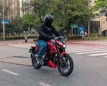 Bajaj Pulsar chega ao Brasil para competir com Honda CG