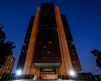 Banco Central eleva Selic para 15% ao ano, maior patamar desde 2006