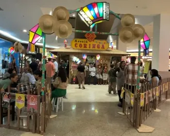 Barraca Junina do Grupo Coringa leva forró, comidas típicas e diversão ao Maceió Shopping