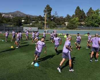 Bastos sente lesão no joelho esquerdo e desfalca o Botafogo no Mundial
