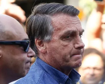 Bolsonaro expõe divergência com Eduardo sobre culpa pelo tarifaço