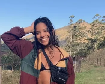 Brasileira que caiu de trilha na Indonésia continua esperando resgate