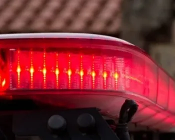 Casal é morto a facadas por ex da mulher em frente ao filho dela