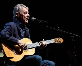 Chico Buarque passa por cirurgia no crânio; veja estado de saúde