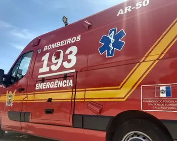 Colisão entre carros deixa duas pessoas feridas na Serraria