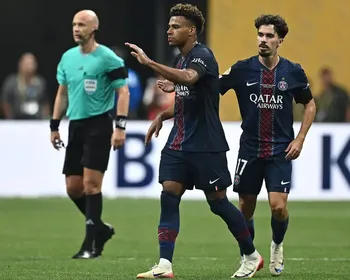 Com dois a menos, PSG bate o Bayern de Munique e avança à semifinal