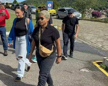 Corpo de Juliana Marins é enterrado em Niterói