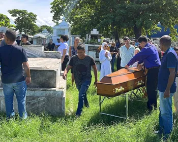 Comoção e revolta marcam sepultamento de sargento sequestrado no Prado