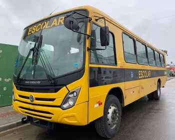 Criança de 2 anos é esquecida por 4 horas em ônibus escolar