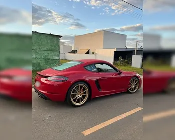 De Mercedes-Benz a Porsche: picareta tem R$ 3 mi retidos após golpes