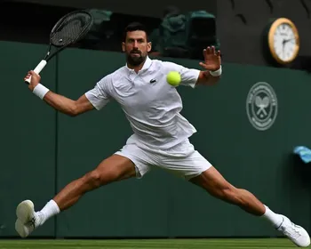 Djokovic vence a 100ª em Wimbledon e ajuda João Fonseca no ranking