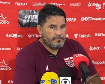 “Esse jogo já foi, não volta mais”: Barroca valoriza atuação e pede foco na Série B