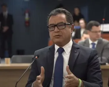 Ex-chefe da Marinha ite reuniões com Bolsonaro, mas nega ter oferecido tropas