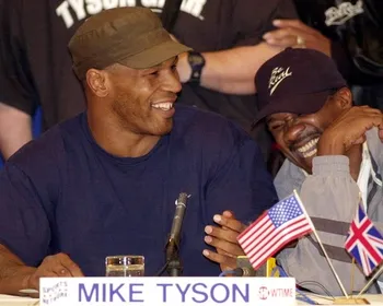 Ex-treinador de Mike Tyson e Evander Holyfield morre aos 71 anos