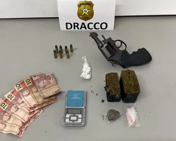 Fardamento e R$ 13 mil: veja o que foi apreendido em operação contra membros das facções CV e PCC