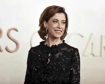 Fernanda Torres e outros 9 brasileiros são convidados para Academia organizadora do Oscar