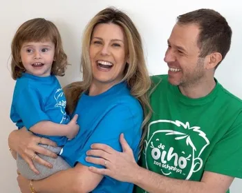 Filha de Tiago Leifert teve câncer grave nos olhos aos 11 meses; entenda o sinal de alerta