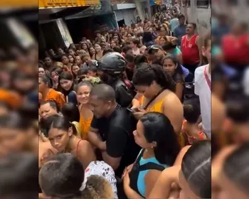 Guerra por maquiagem de R$ 10 fecha rua e mobiliza a PM