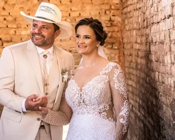 Casal que perdeu noivos em acidentes na mesma via celebra 1 ano de união