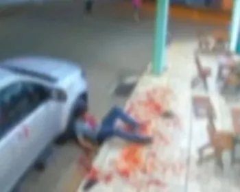 Homem morre com facada no pescoço em briga perto de sorveteria