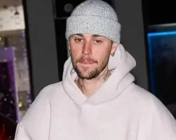 Justin Bieber encerra parceria de 15 anos com empresário e paga US$ 31,5 milhões em acordo judicial
