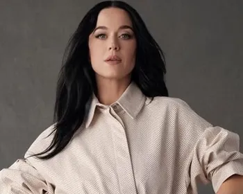 Katy Perry leva tombo durante apresentação de Part Of Me