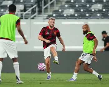 Lateral comemora saídas no United: "Não há mais preguiçosos"