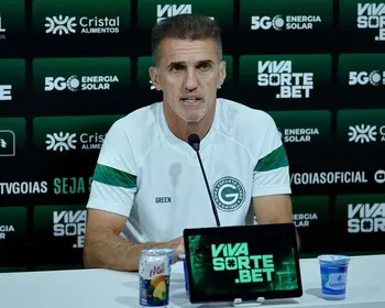 Mancini aponta improvisações na defesa como fator na derrota do Goiás para o CRB