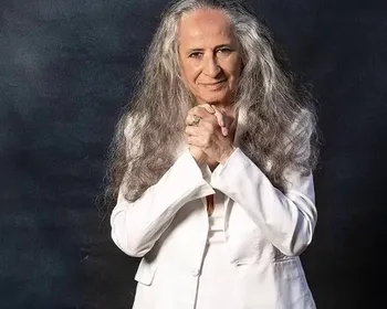 Maria Bethânia revela que o pai ganhou prêmio da loteria