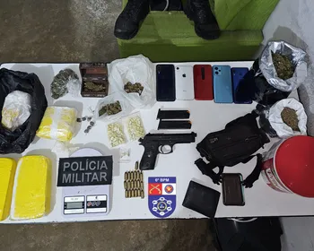 Megaoperação policial desmonta esquema de tráfico com arsenal e mais de 3 kg de drogas em Japaratinga
