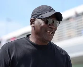 Michael Jordan deixa gorjeta de R$ 65 mil em jantar na Grécia