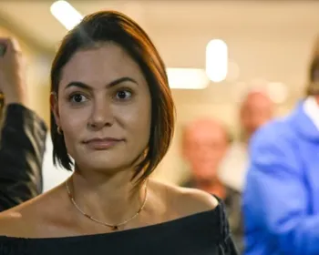 Michelle posta mensagem após prisão domiciliar de Bolsonaro