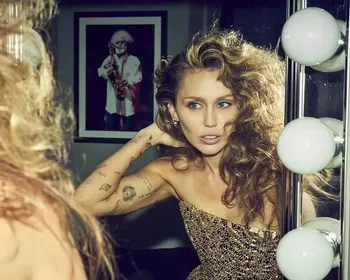 Miley Cyrus explica como escondia de sua contadora o dinheiro que gastava com drogas
