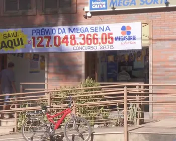 'Muita gente pedindo', diz idosa ameaçada após boato de que ganhou na Mega