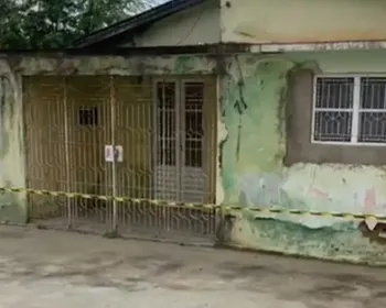 Mulher morta pelo sobrinho em Palmeira foi encontrada enrolada em lençol no sofá