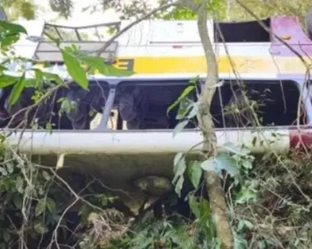 Neblina e chuva: remoção de ônibus na Serra da Barriga segue neste sábado