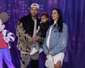 Neymar usa look de mais de R$ 40 mil ao ir com Bruna Biancardi e Mavie para evento