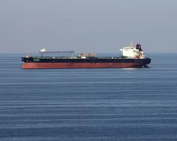 Parlamento iraniano decide fechar Estreito de Ormuz, rota de 21% do petróleo mundial