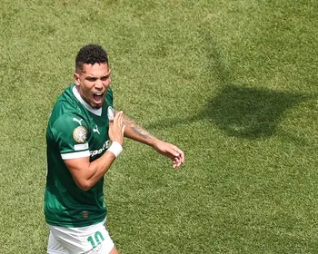 Paulinho decide na prorrogação, Palmeiras elimina o Botafogo e avança no Mundial