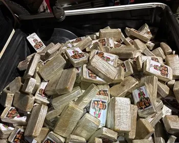 Polícia apreende droga de R$ 8 milhões com símbolo da Chiquinha