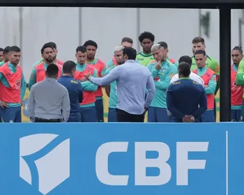 Presidente da CBF visita Ancelotti e jogadores antes de jogo da Seleção Brasileira