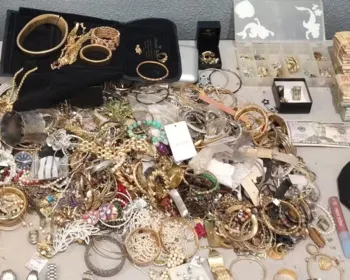 Quadrilha é presa após fazer idosos reféns e roubar R$ 1 milhão em joias