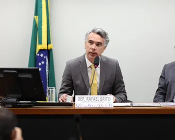 Rafael Brito trabalha para aprovar o SUS da Educação até setembro