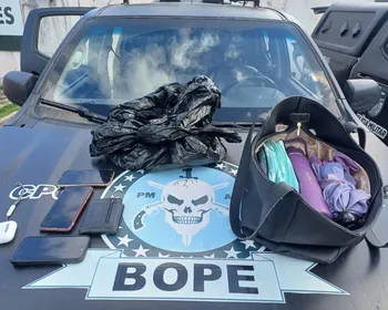Rastreamento de iPhone leva Bope a recuperar objetos roubados e prender suspeito em bar