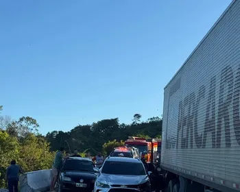 Saiba quem era o caminhoneiro morto em grave acidente na BR-101